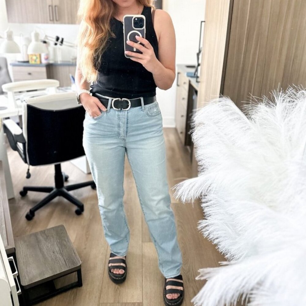 Women's High-Rise 90's Straight Jeans - Universal Thread™ 00R
